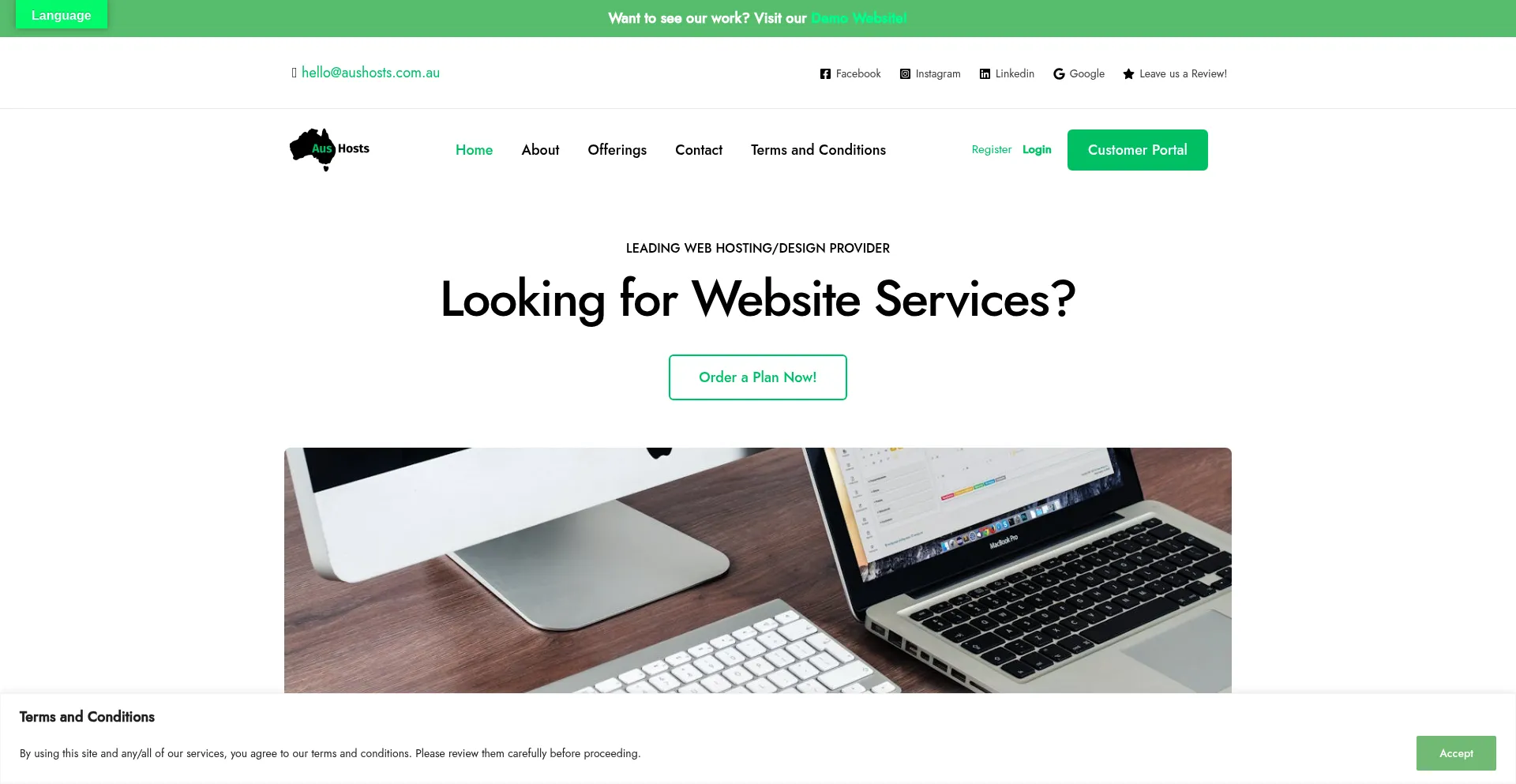 Website screenshot of Aushosts.com.au
